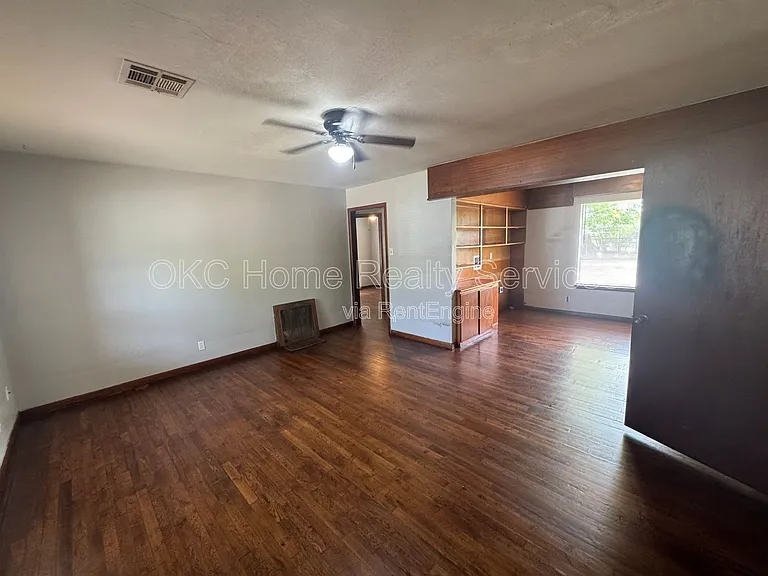 630 SE 21st St — Photo 13