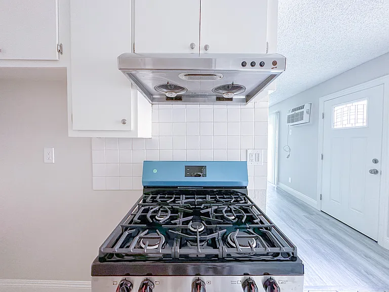 831 S Greenwood Ave #23 — Photo 6