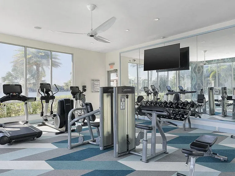 Lakeside Villas — Photo 7