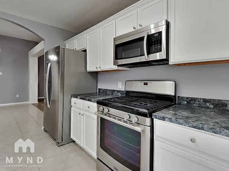 1815 Sherwood Forest Cir — Photo 12
