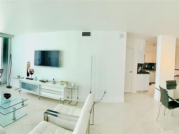 4th image of 5151 Collins Ave APT 828