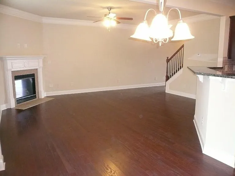 780 Duberry St — Photo 3