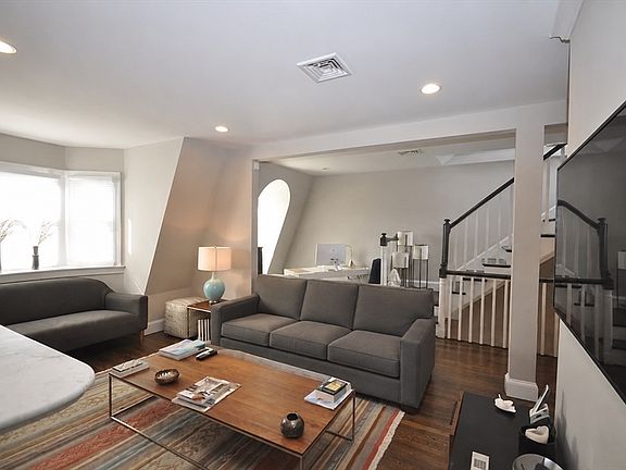 3rd image of 123 W Newton St #2