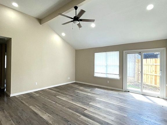 3rd image of 3830 Candlestone Dr