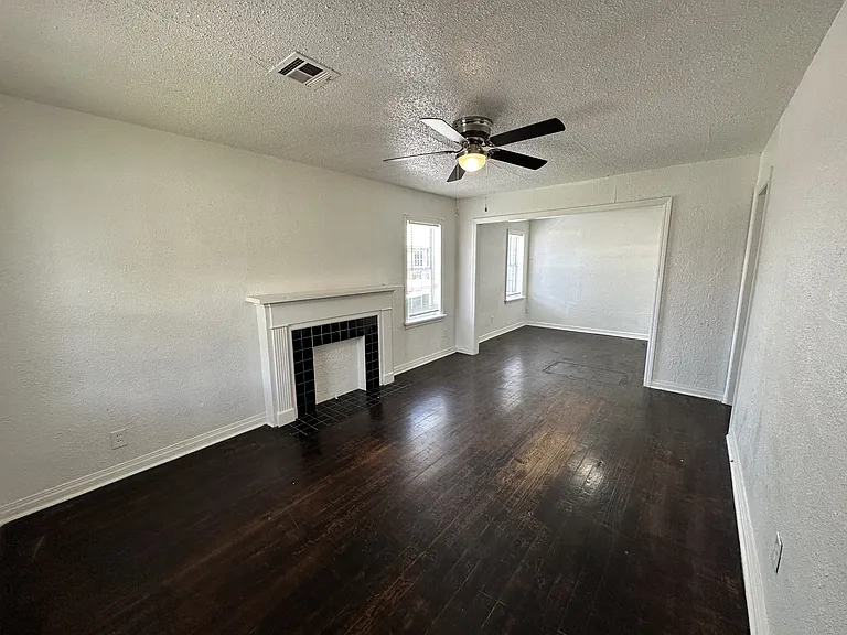 2300 Granada Blvd — Photo 2
