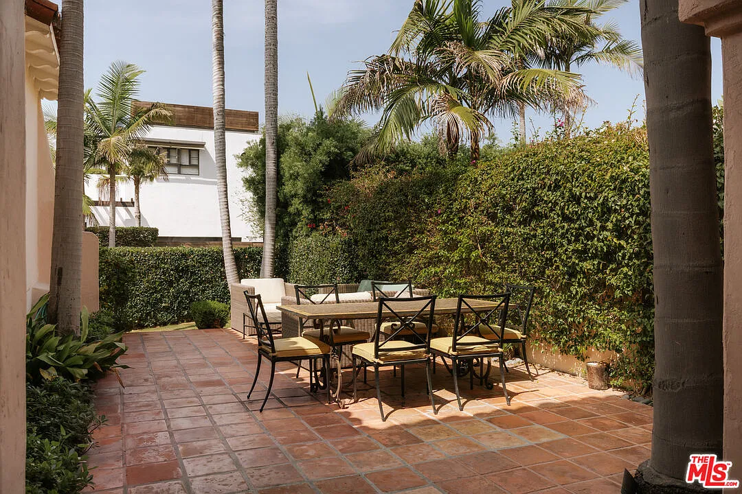 5 bed, 4.0 bath, 3400 sqft, $25,000 — Photo 3