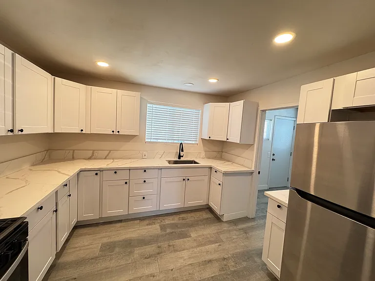 5428 Churchward St — Photo 3