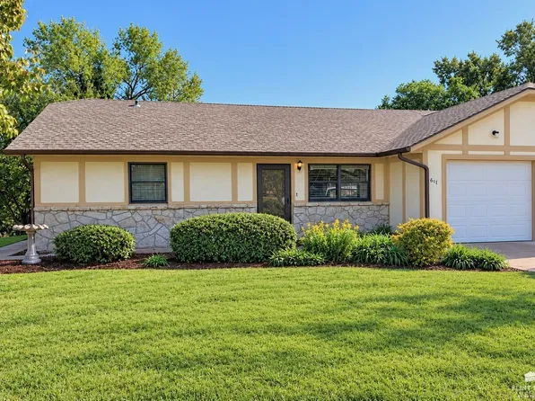 611 Tamerisk Dr, Junction City, KS 66441
