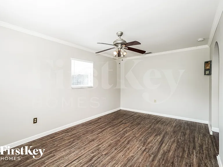 6807 S Cortez Ave — Photo 9