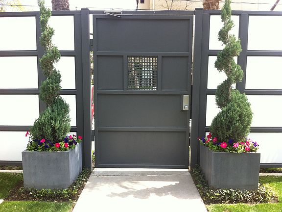 4th image of 2300 Park St APT 1
