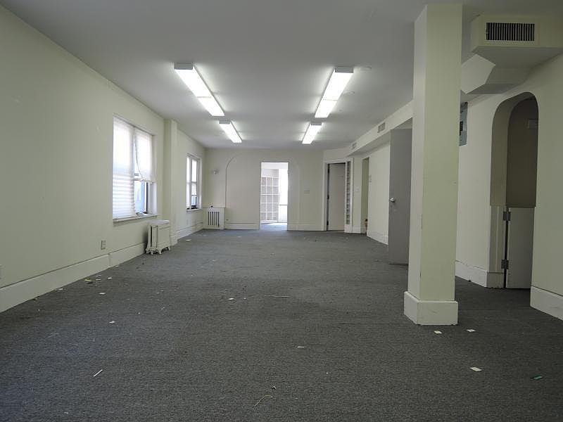 2nd image of 231 Harvard St #2