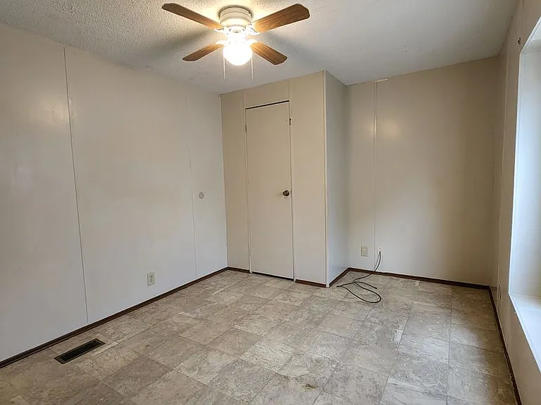1022 Linda Ln — Photo 23
