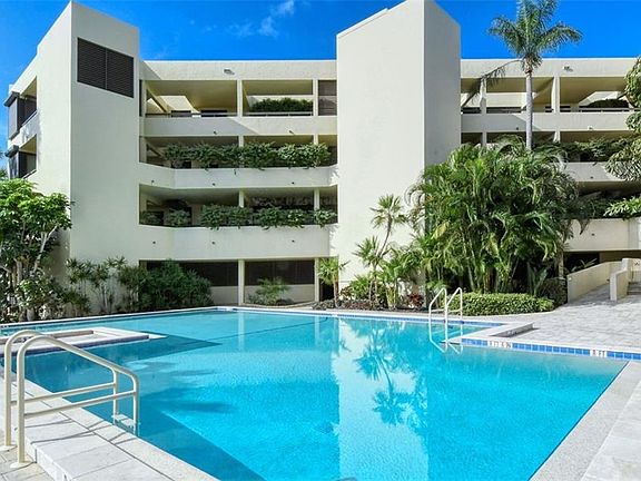 2nd image of 5461 Gulf Of Mexico Dr Unit 204
