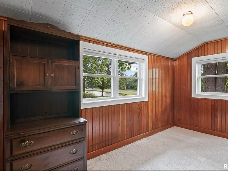 7096 Bahr Rd — Photo 8