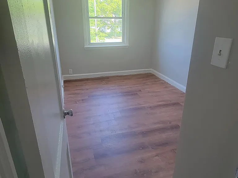 7206 Rutland St — Photo 10