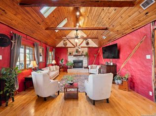 110 Apacheria Pass W, Comfort, TX 78013