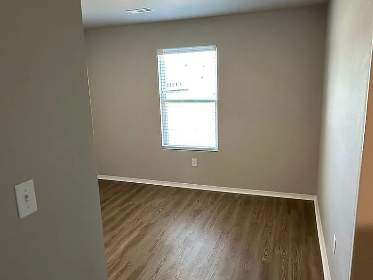 208 Sofia Dr — Photo 6