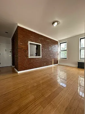 Rented by Shai Realty Management Inc | media 1