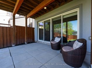 372 Silverthorn Ave #BASEMENT, Toronto, ON M6M 3G9