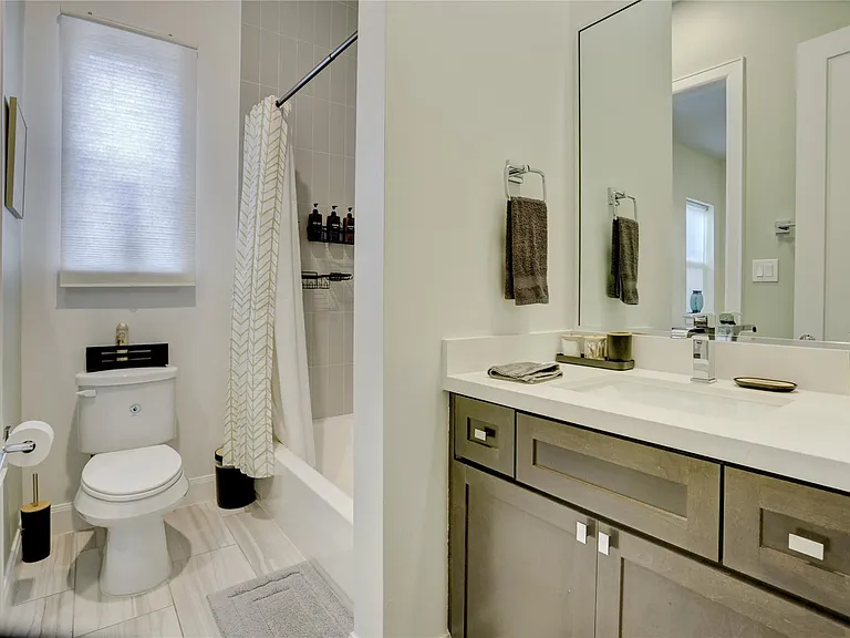 2403 Jackson St #C — Photo 8