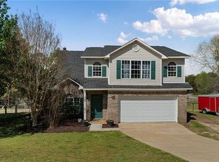 63 Laurel Wood Dr, Smiths Station, AL 36877