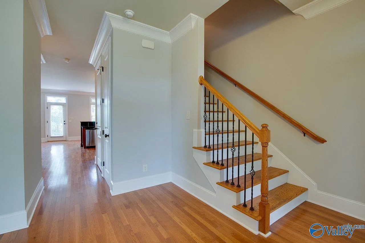 3 bed, 2.5 bath, 1986 sqft, $2,695 — Photo 3