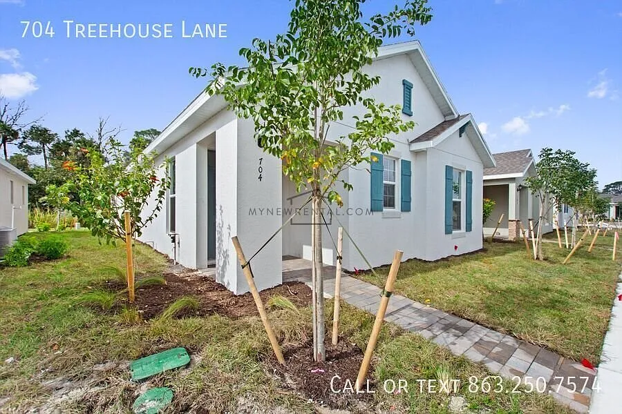 Modern Home with All the Upgrades Month FREE on a 13-month lease! — Photo 4