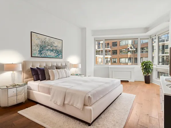 60 Sutton Place South image 5 of 20