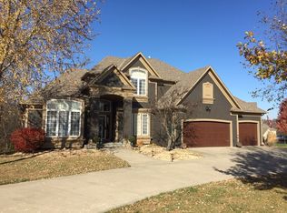 5700 NE Holiday Dr, Lees Summit, MO 64064