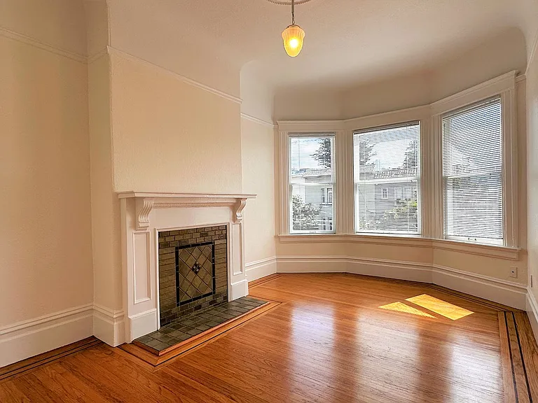 Top Floor 2 Bedroom Apartment for rent in Noe Valley! — Photo 5
