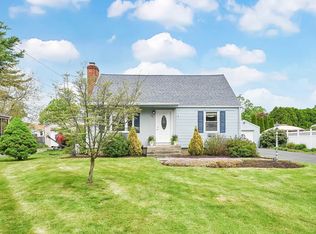 44 Woodward Rd, West Springfield, MA 01089