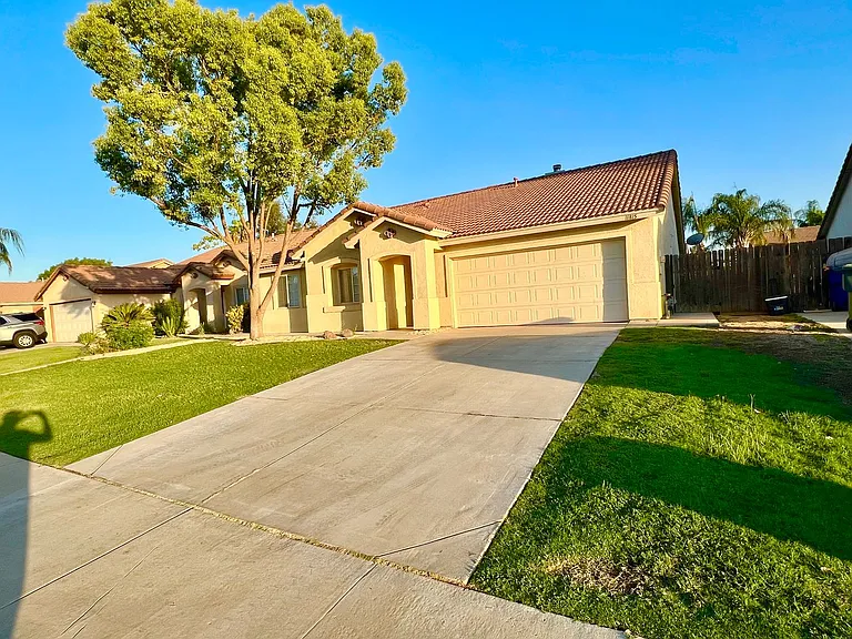 11815 Mantova Ave — Photo 23