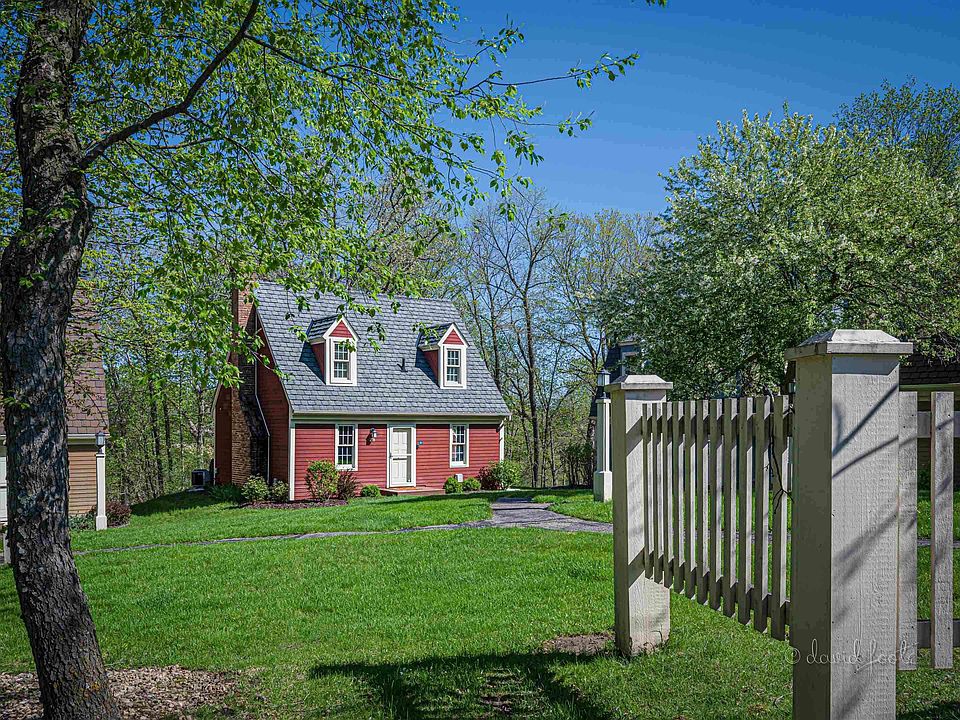 1st image of 28 Thatcher Ln