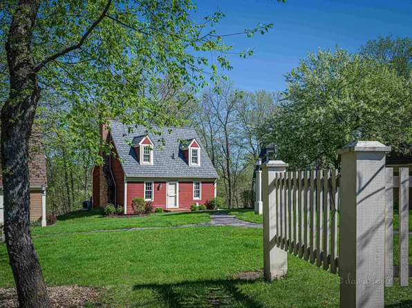 28 Thatcher Ln, Galena, IL 61036