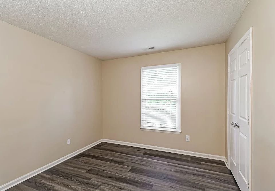 1st image of 5931 Loch Arbor Ln