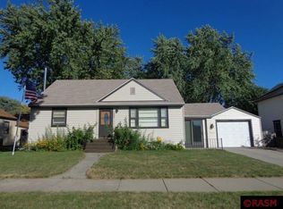 1223 N Broad St, Mankato, MN 56001