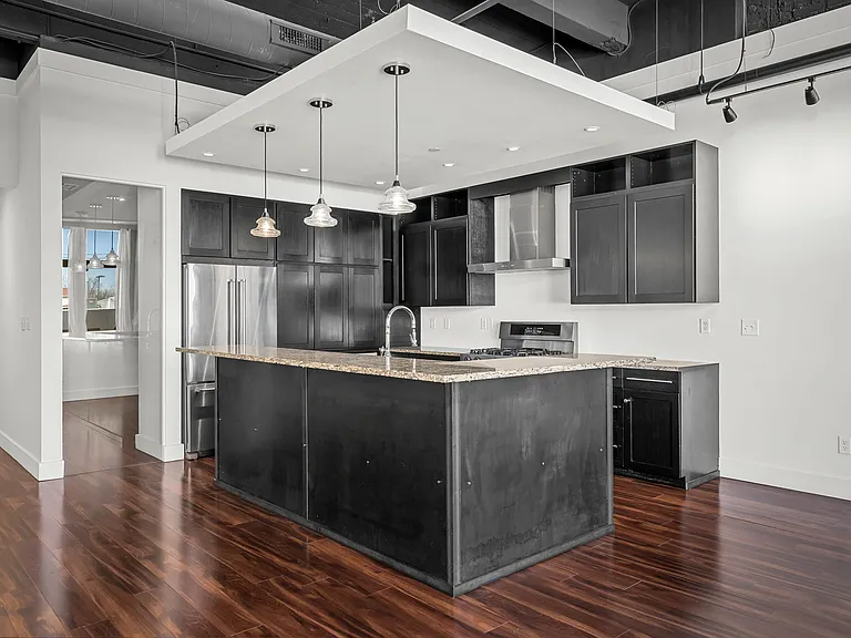 3010 Locust St #208 — Photo 9
