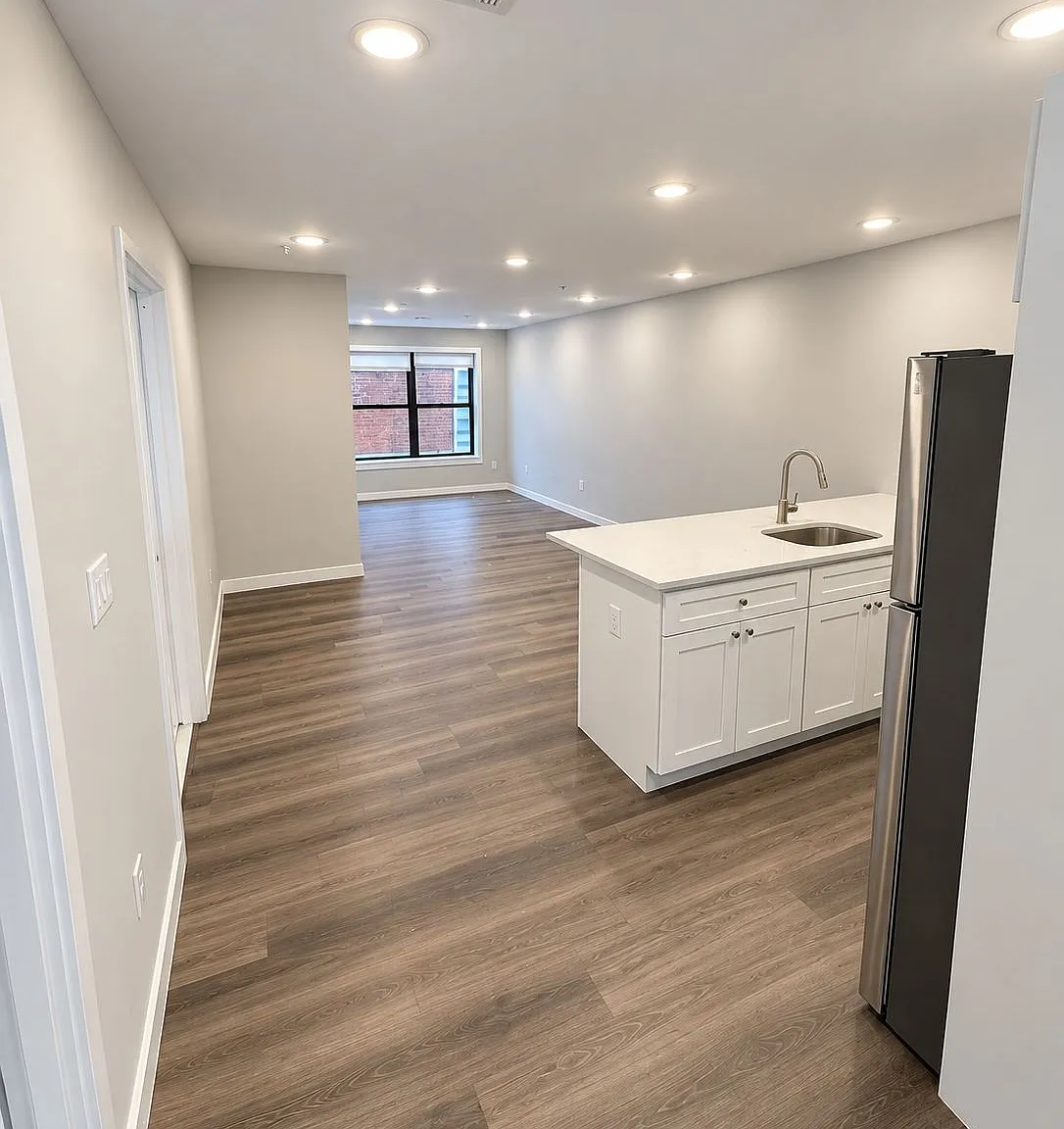 83 Godwin Ave — Photo 2