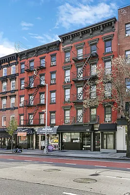 Rented by REAL New York | media 21