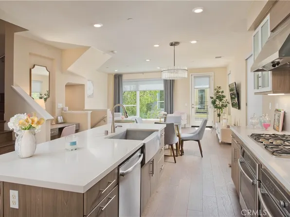 6749 W Gill Way, Los Angeles, CA 90068