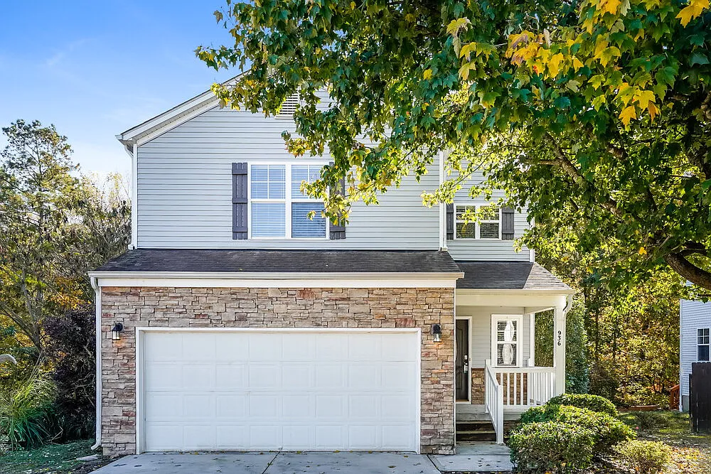 4 bed, 3.0 bath, 2088 sqft, $1,920 — Photo 1