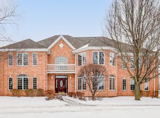 37181 N Fox Hill Dr, Wadsworth, IL 60083