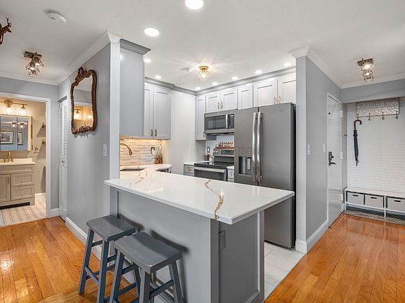 3rd image of 77 Adams St Unit 1009