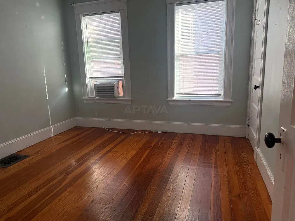 2 bed, $2,900 — Photo 2