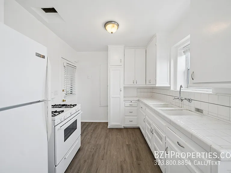 1402 1/2 N Mansfield Ave #1402-1/2 — Photo 5