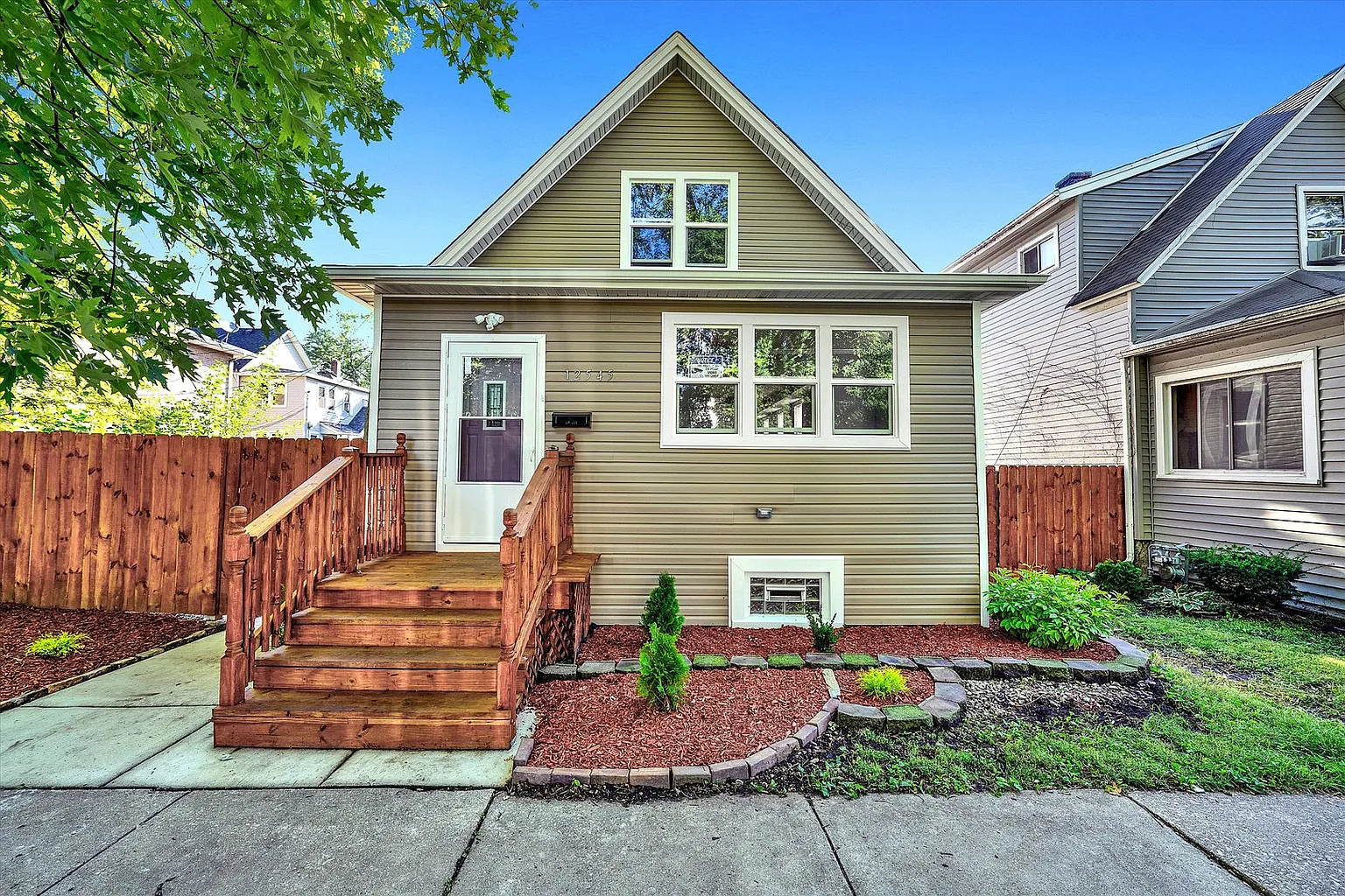 12545 Ann St photo 1