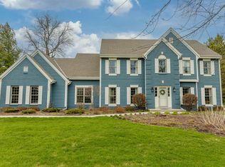 125 S Laurel Cir, Delafield, WI 53018