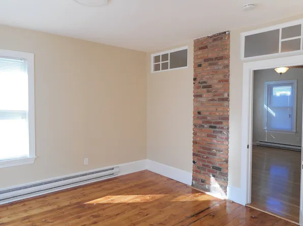 22 Pembroke St, Chelsea, MA 02150