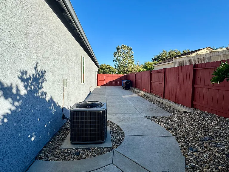 1021 S Nutmeg Landing Ct — Photo 14