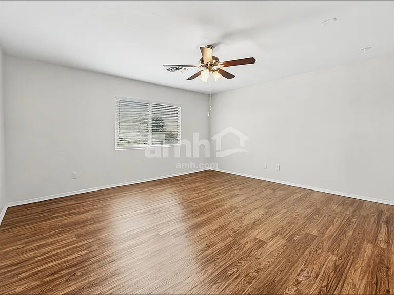 11353 W Buchanan St — Photo 10